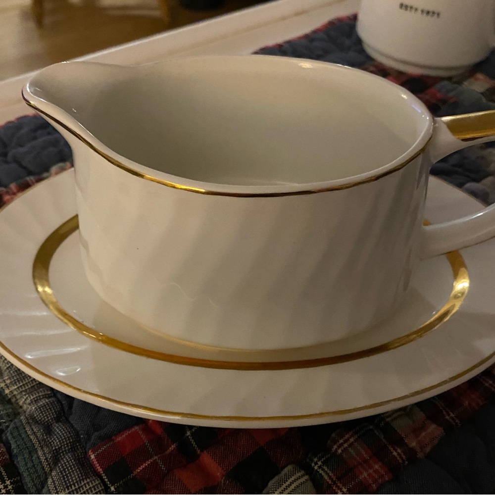 Elegant White and Gold Gravy Boat with Saucer